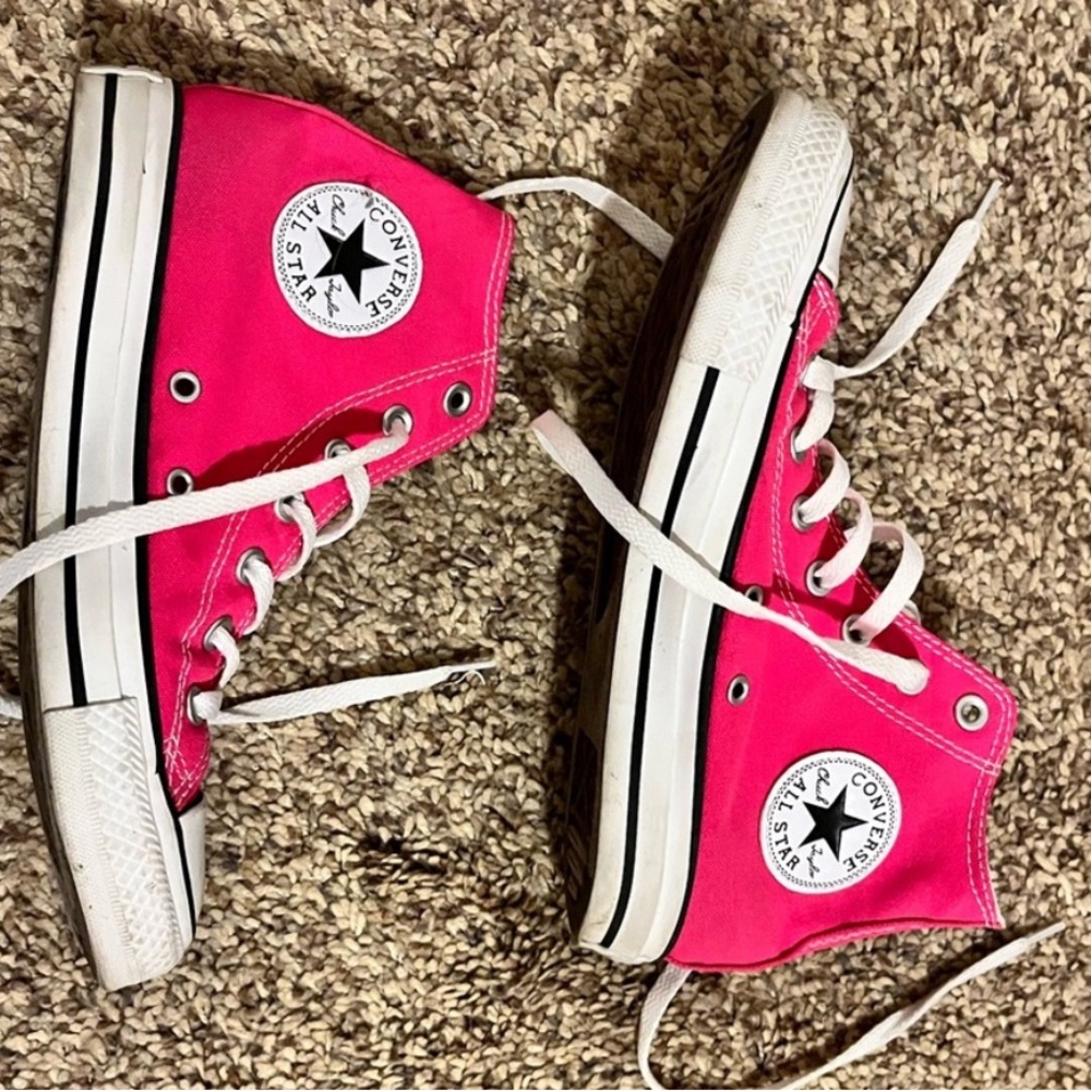 Hot pink converse